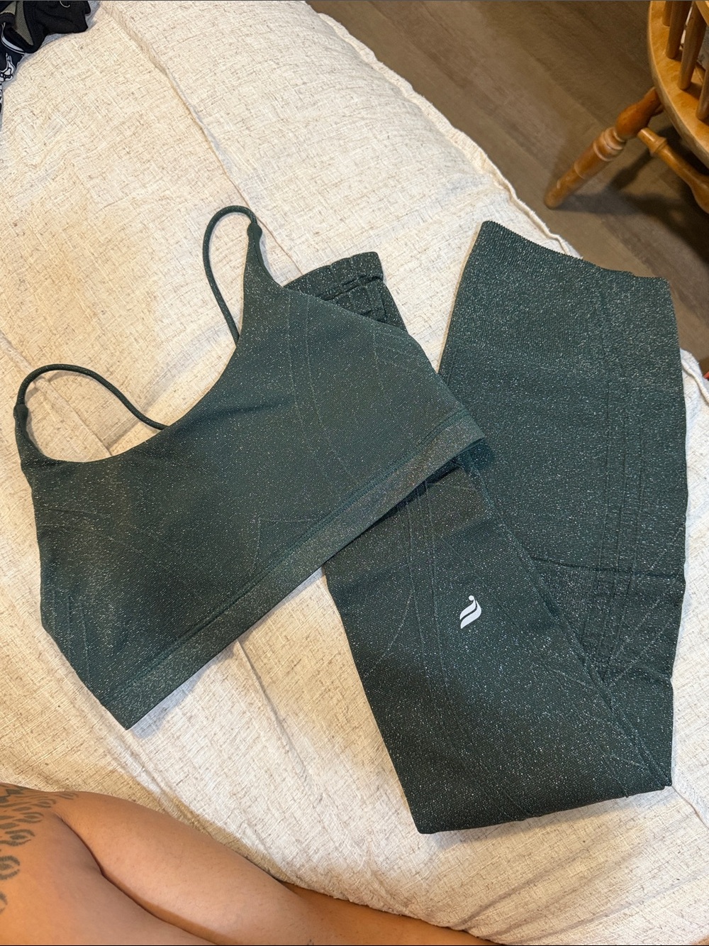 Fabletics Emerald Green Sparkle Sports Bra & High-Waist Leggings Set